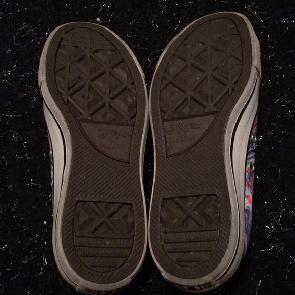 Multi colored trippy converse all start shoes - Picture 3 of 4